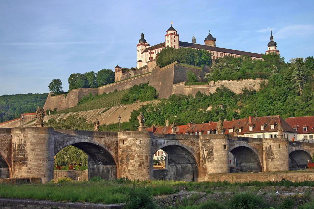 Central & Lovely - For Up To 6 Persons Würzburg Eksteriør bilde
